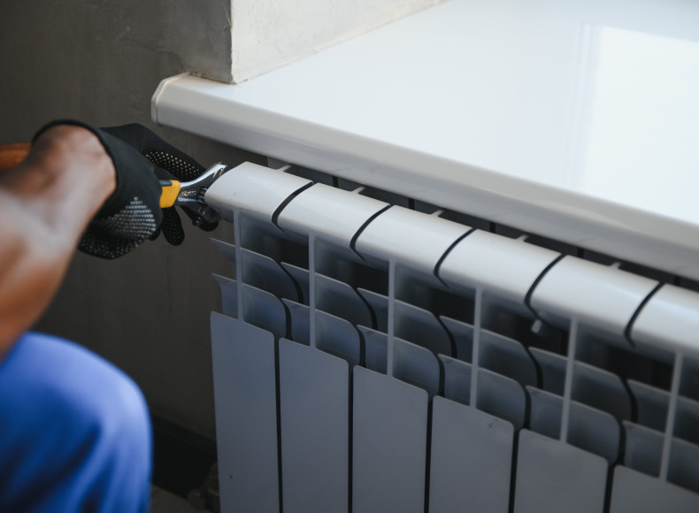 Hoe maak ik een radiatorombouw met radiatorpanelen